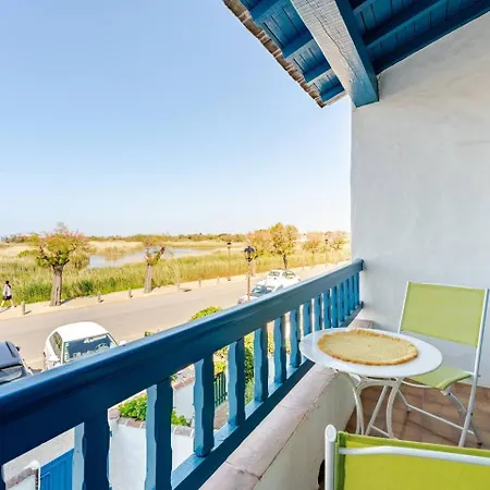 Traversant Vue Sur L'etang Apartment *